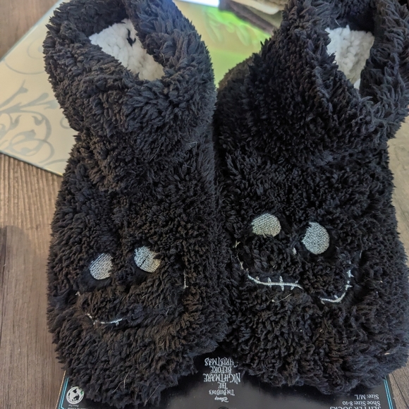 NWT Nightmare before Christmas fuzzy slippers - Picture 1 of 2